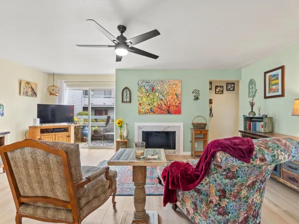 3095 Marina Dr APT 30, Marina, CA 93933