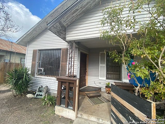 1st image of 615 Carolina St