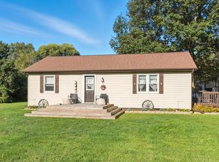 1665 N Mountain Lake Rd, Albion, IN 46701