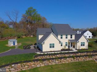 2645 Longridge Dr, Hellertown, PA 18055