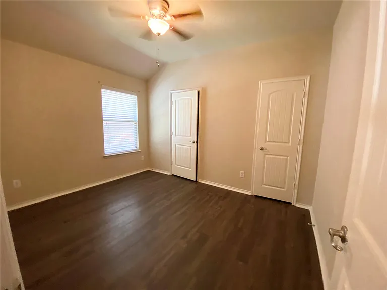 848 Lake Forest Trl — Photo 15