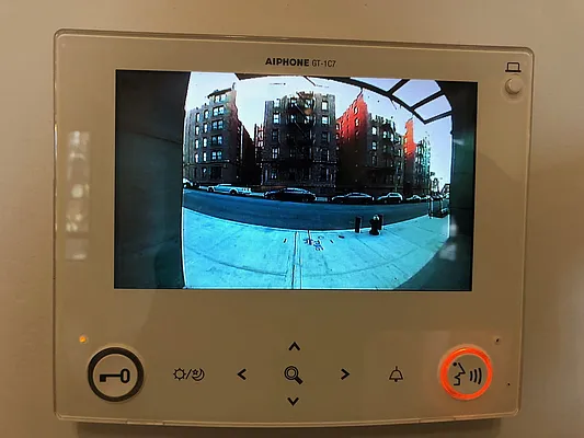 Rented by Manhattan Management LLC | media 10