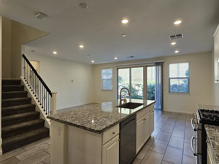 8013 Avanti Dr — Photo 10