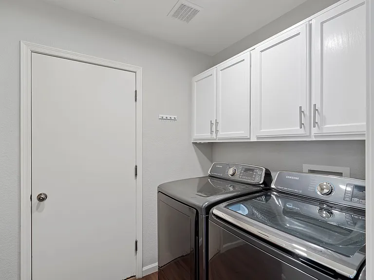 2729 Cartegena Dr — Photo 20