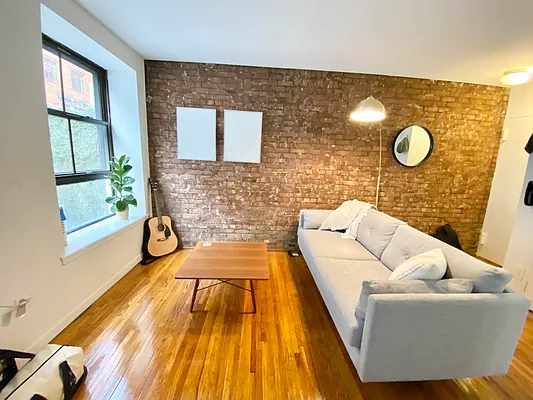 Rented by J PRESTON AND ASSOCIATES INC | media 9