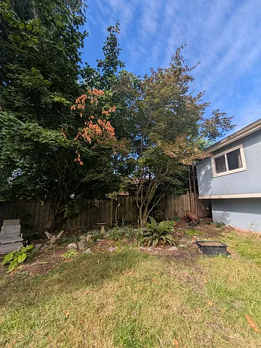 1216 Edinburgh St Photo 1