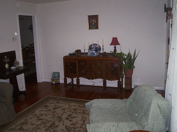 5th image of 302 N 58th Ave