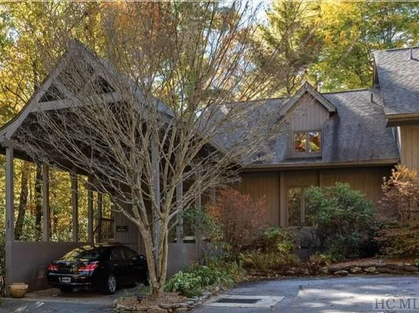 25 Fairway Villas Drive #A, Sapphire, NC 28774