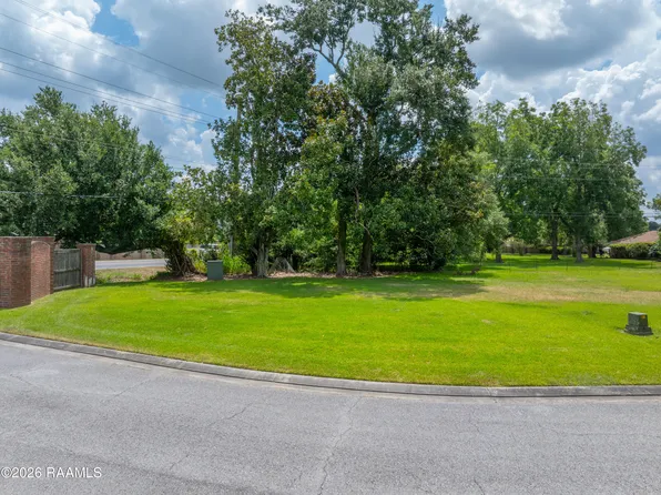 101 Pecan Leaf Dr, Broussard, LA 70518