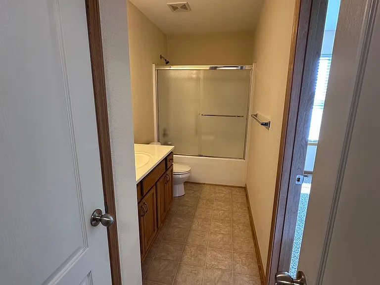 263 NE Adams Dairy Pkwy — Photo 11