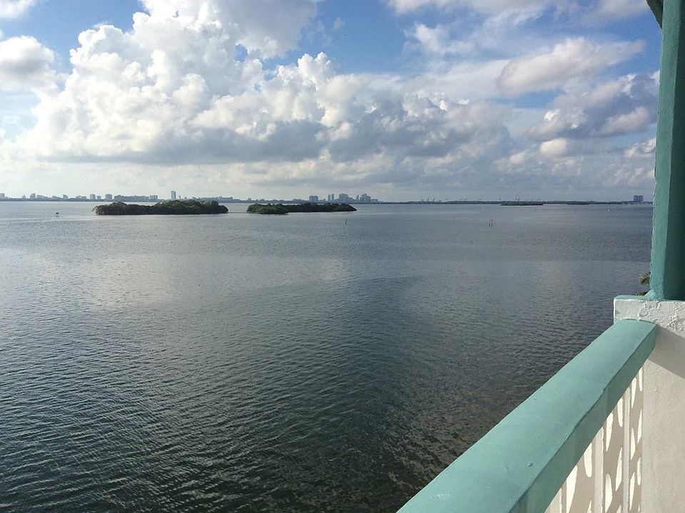 1st image of 7829 N Bayshore Dr