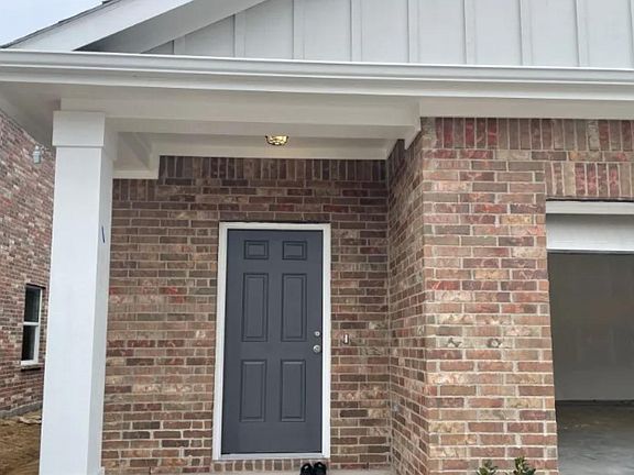2nd image of 1816 Marquette Dr