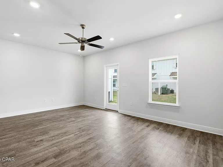 1678 Caleigh Ct — Photo 14