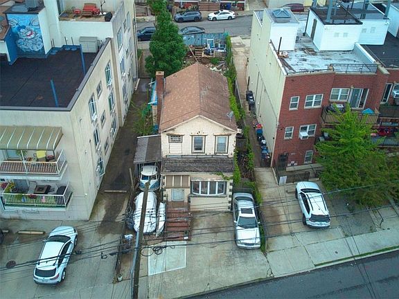 2nd image of 2740 E 23rd St