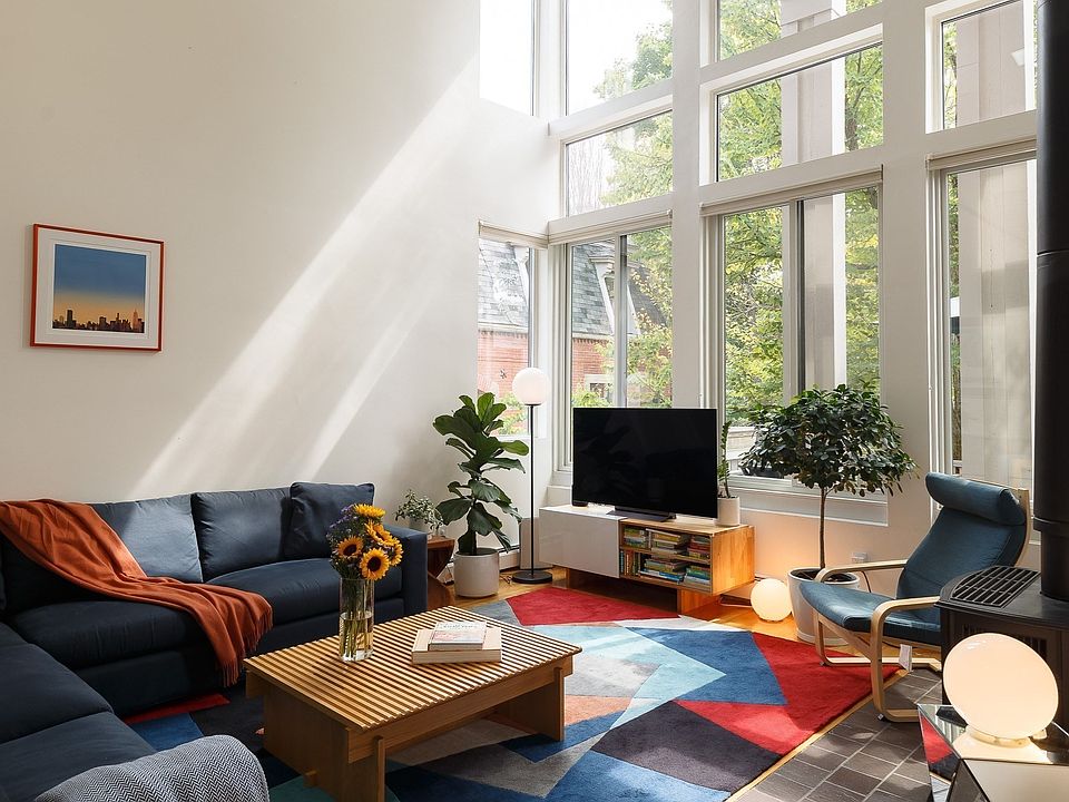 1st image of 19 Centre St APT 3