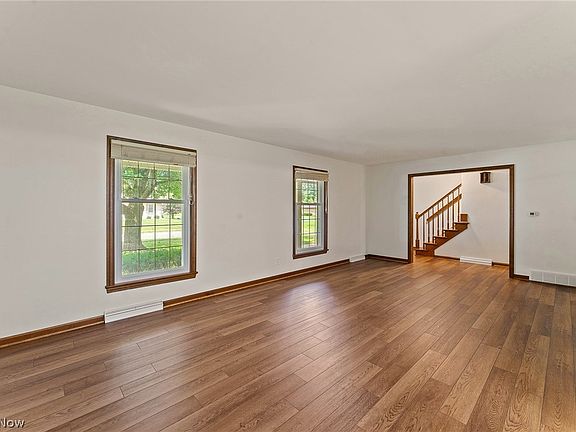 5th image of 442 S Briarcliff Dr