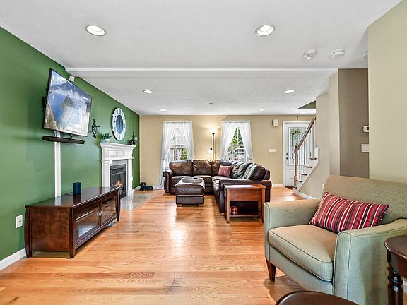 5th image of 10 Gloria Avenue