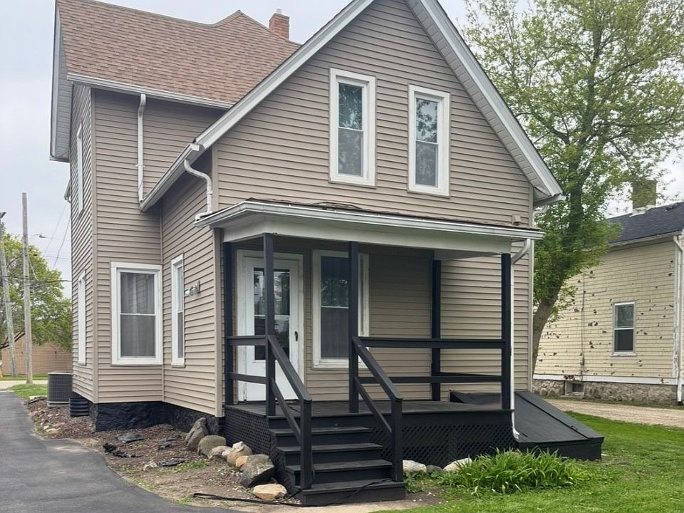 2nd image of 409 Washington St
