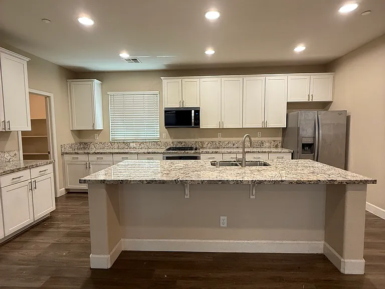 1639 Murasky Pl — Photo 36