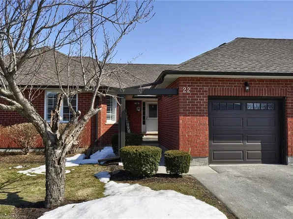 10 Isherwood Ave #22, Cambridge, ON N1R 8L8