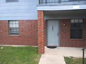 4805 Cedarhill Circle