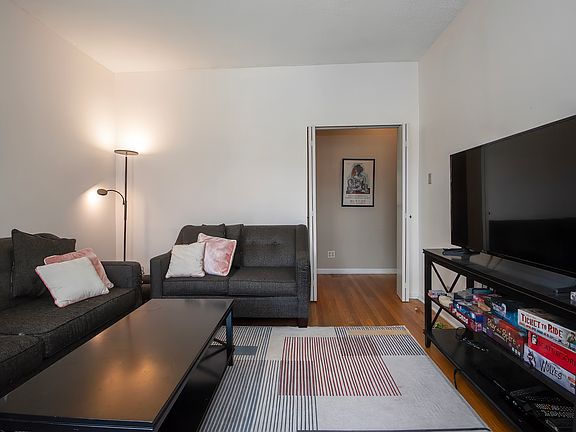 5th image of 5333 S Ellis Ave #3A