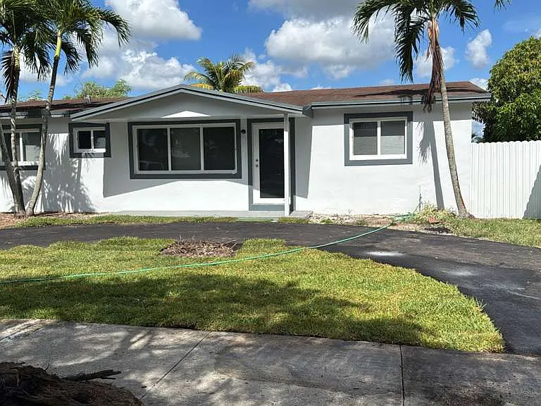 28540 SW 147th Ave — Photo 1