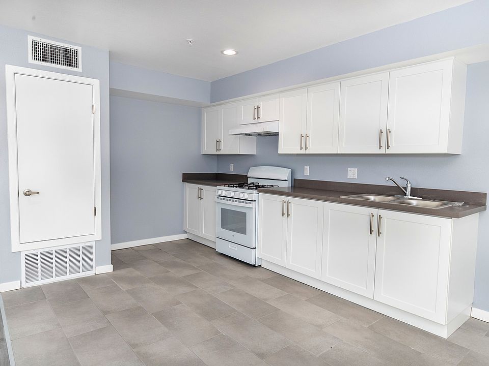 1st image of 4302 Elizabeth St #13