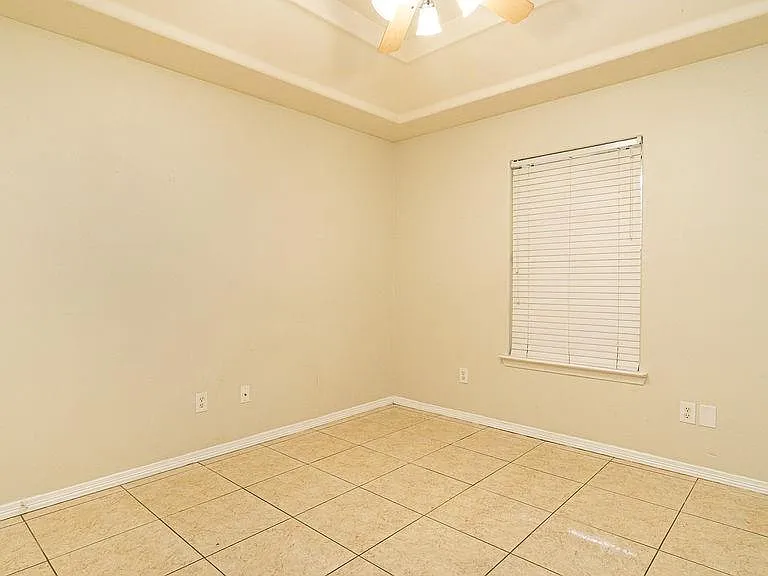 919 Hill Country Rd — Photo 12