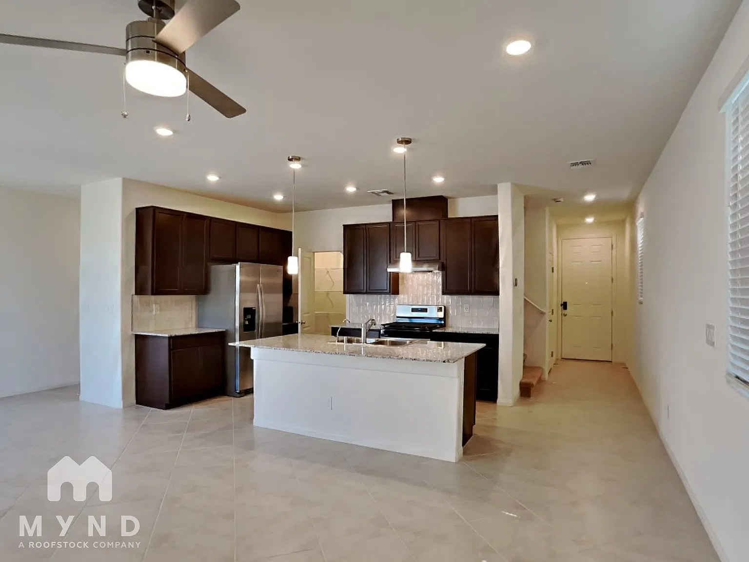3 bed, 2.5 bath, 1864 sqft, $2,399 — Photo 2
