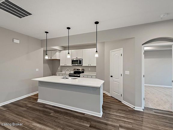 5th image of 10027 Windcrest Farms Ln