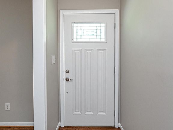 4th image of 334 Cambo Ln