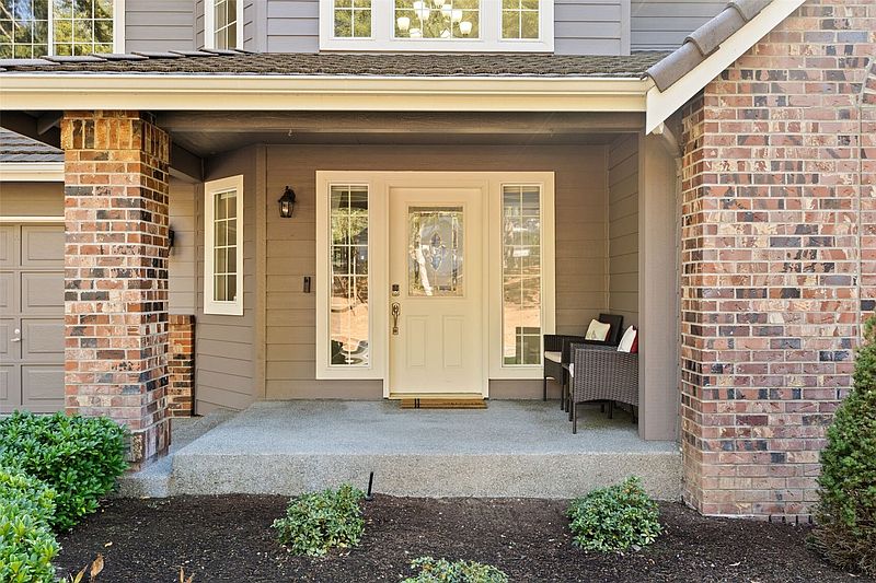 4th image of 6579 Gleneagle Avenue SW