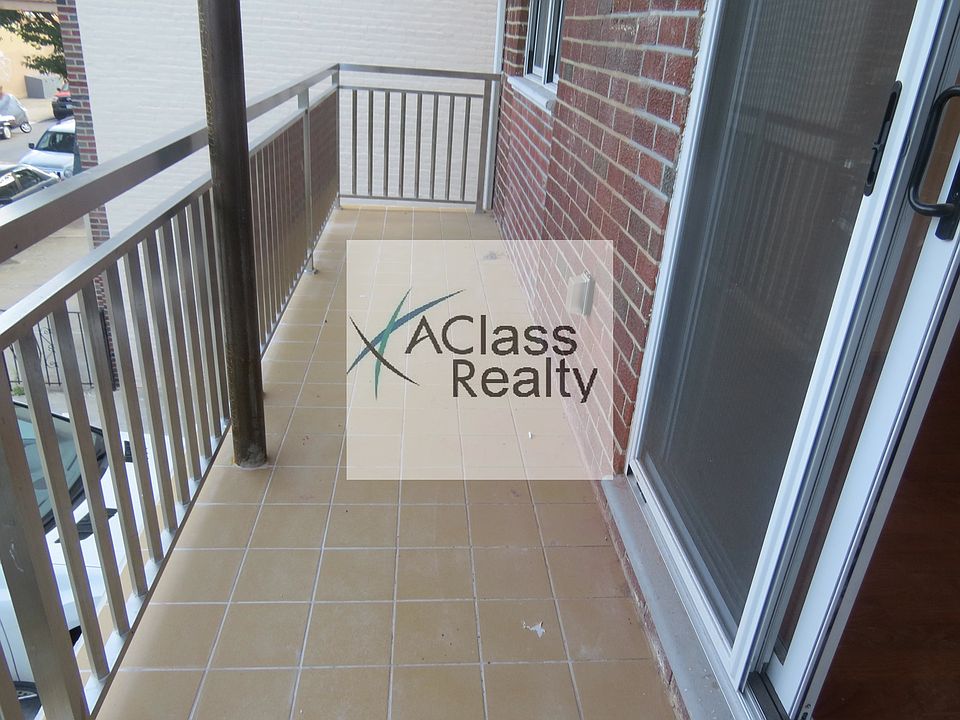 1st image of 3176 45th St #3