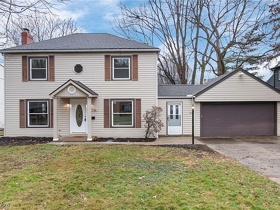 3rd image of 159 White Pond Dr