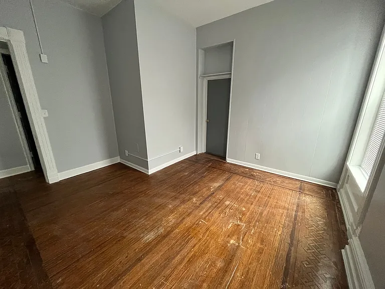 920 Main St — Photo 4