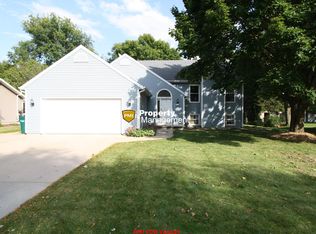 608 S Wild Rose Ln, Appleton, WI 54914