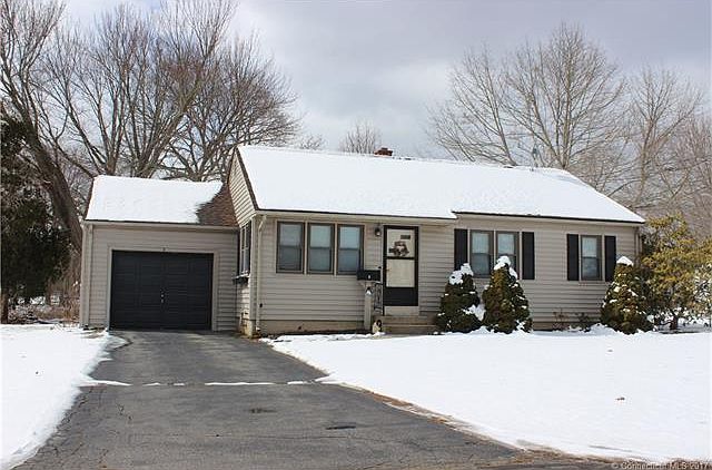 2nd image of 3 Maynard Cir