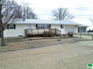 4981 320th St, Sheldon, IA 51201