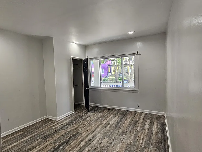 286 W Tupper St #1 — Photo 4