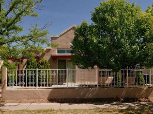 6525 Camino Rojo, Santa Fe, NM 87507
