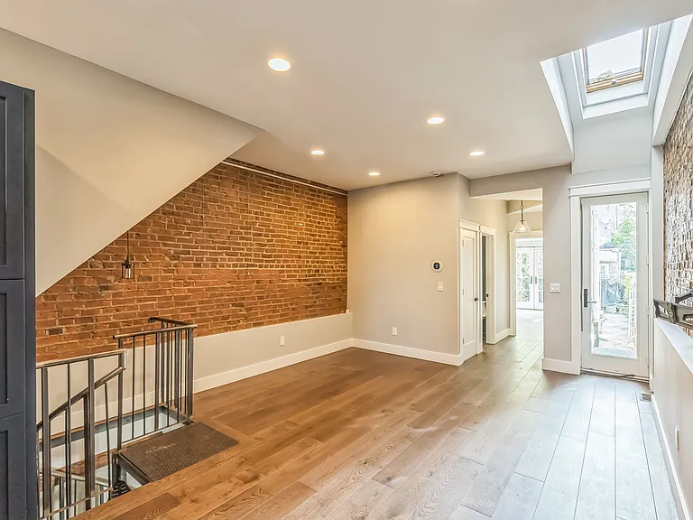1845 E Cambria St #1 — Photo 8