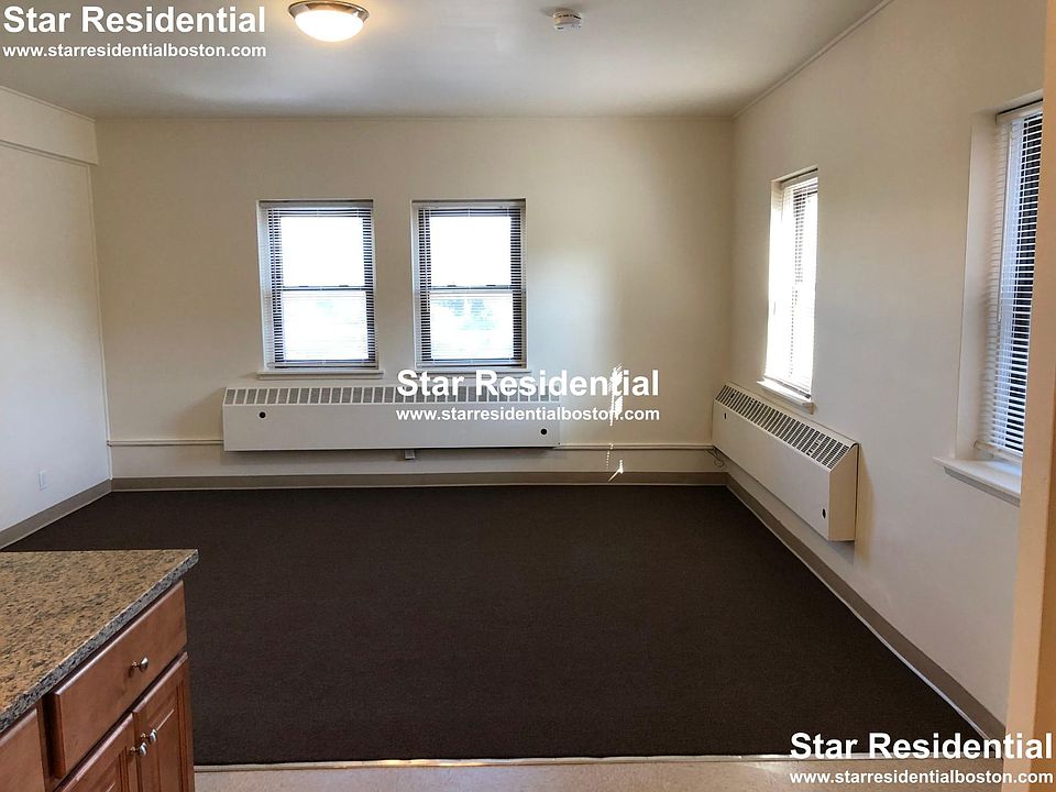 2nd image of 1050 Hancock St APT B4