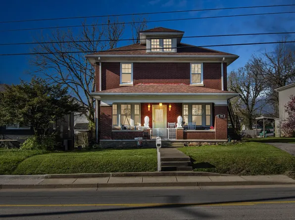 704 W Lexington Ave, Winchester, KY 40391