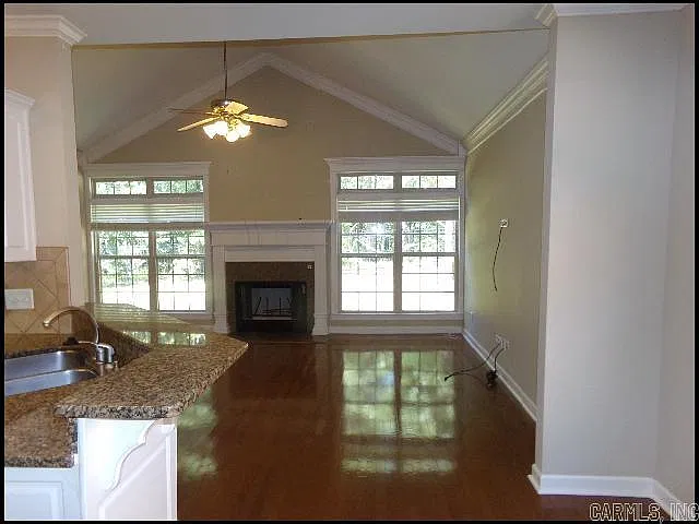 31 Bristol Ct — Photo 3