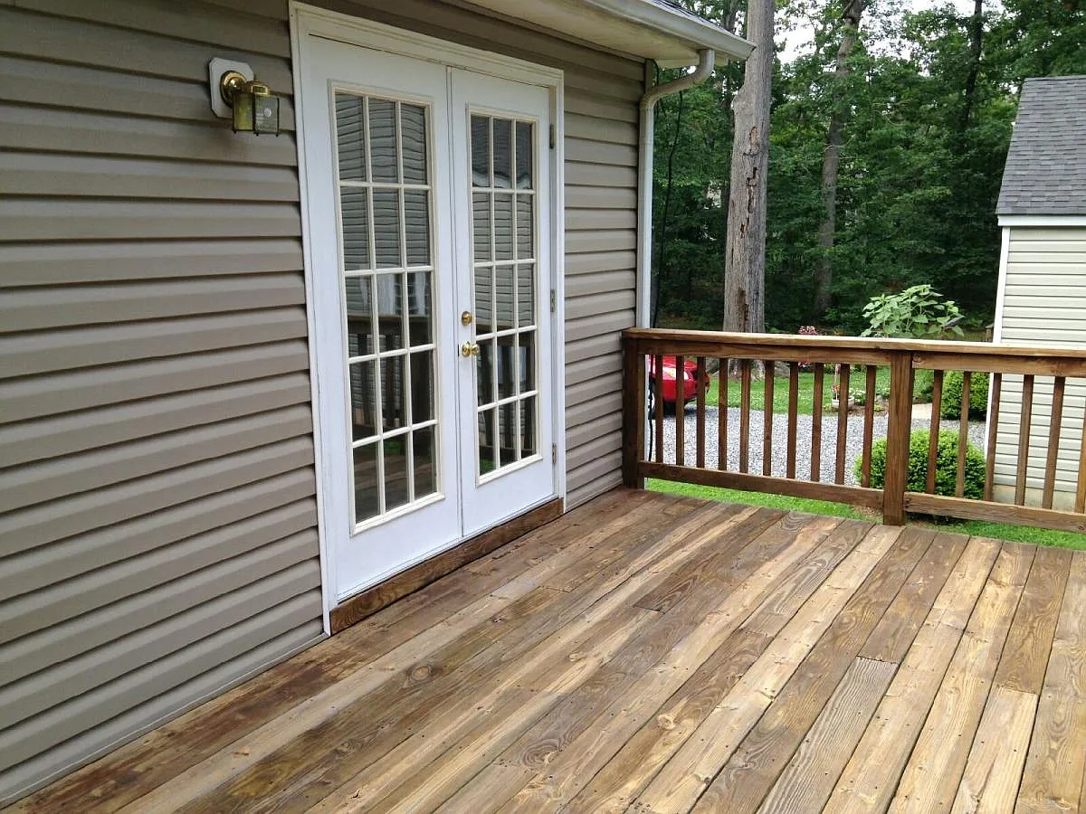 118 Republic Avenue — Photo 2