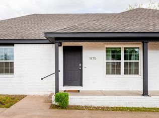 1975 W Deane St #A, Fayetteville, AR 72703