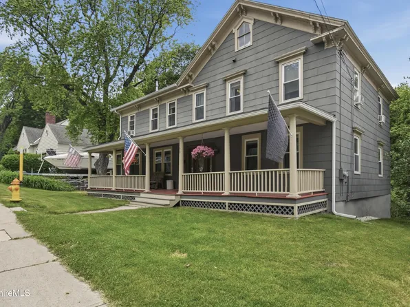 33 Orchard St, Adams, MA 01220
