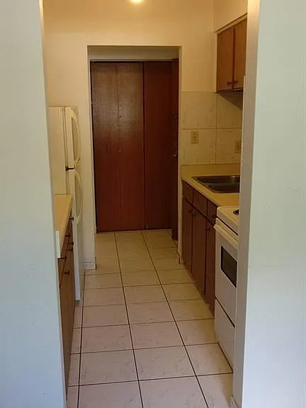3044 Sandwich St #302 — Photo 9