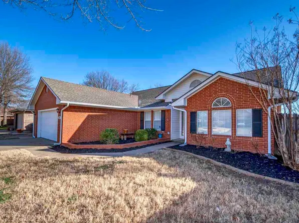 215 S Windsor Dr, Stillwater, OK 74074